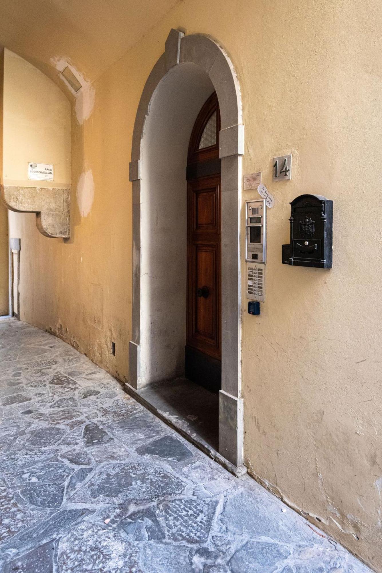 Signoria Apartment With Patio فلورنس المظهر الخارجي الصورة