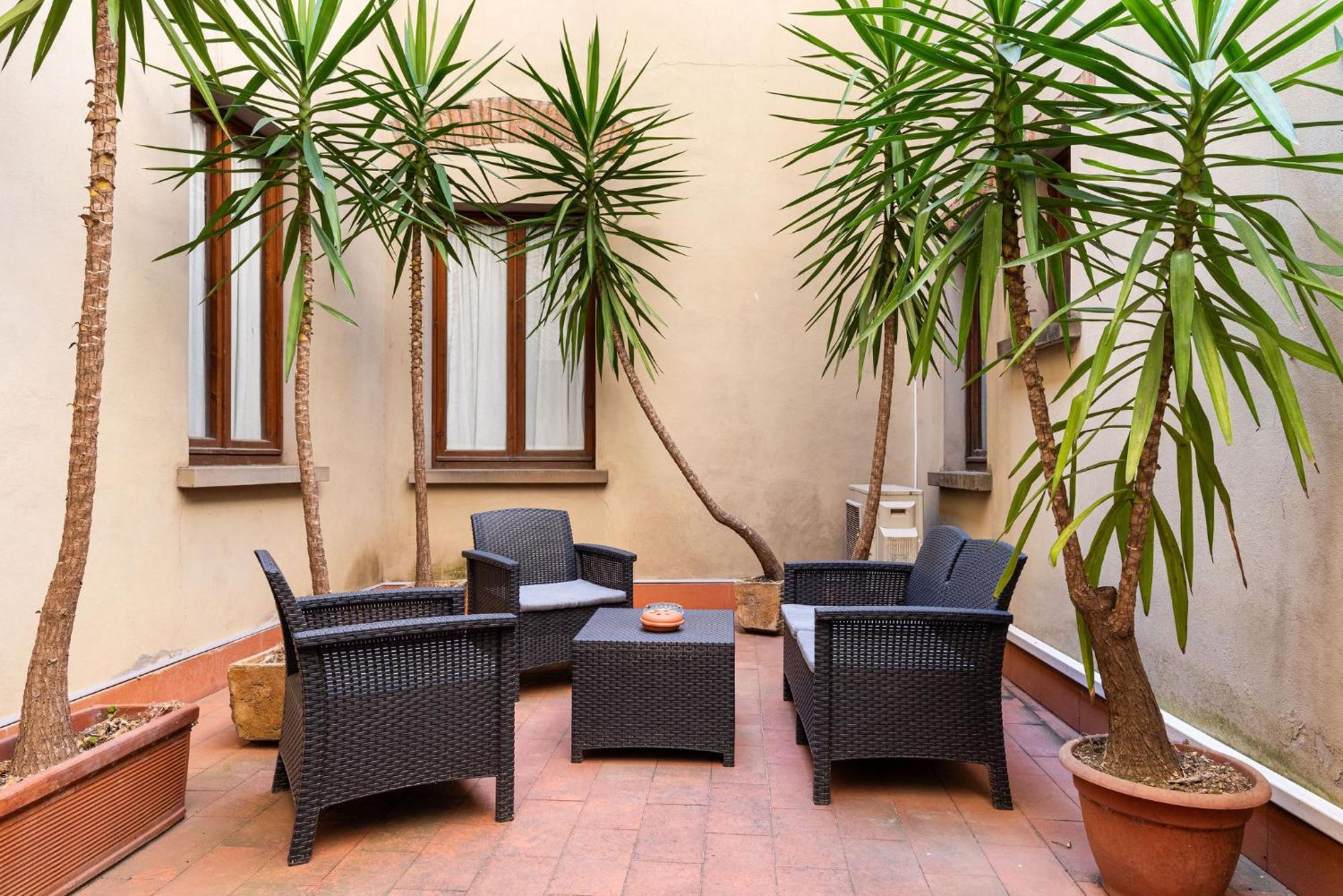 Signoria Apartment With Patio فلورنس المظهر الخارجي الصورة