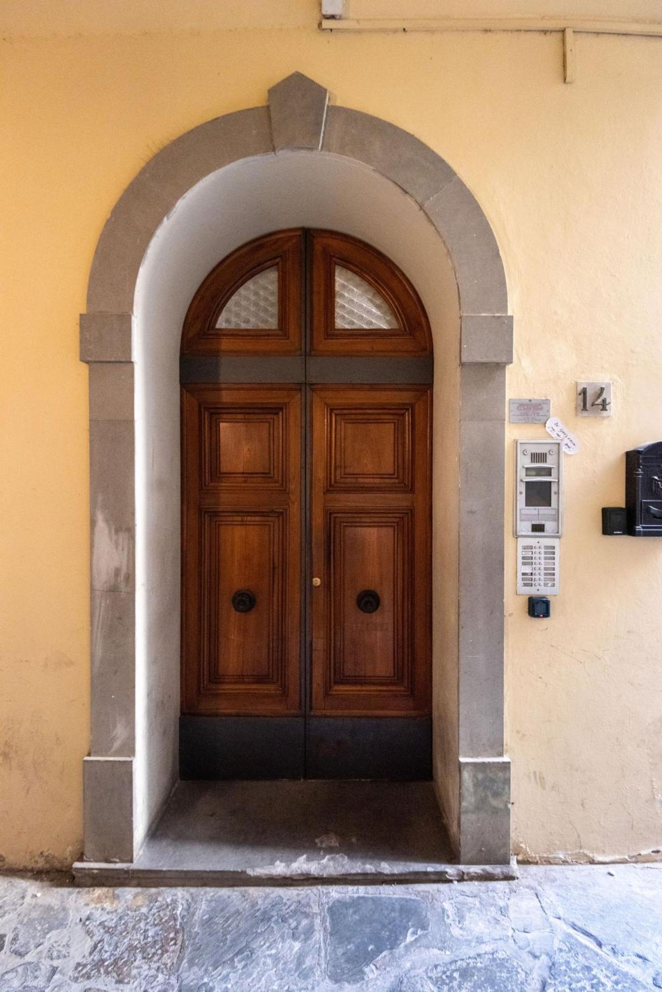 Signoria Apartment With Patio فلورنس المظهر الخارجي الصورة